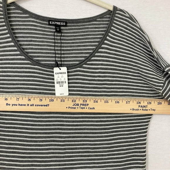 New Express Gray White Striped Crew Neck Asymmetric Hem Tunic Medium - Picture 5 of 10